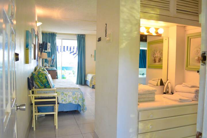 Room 2 of 4