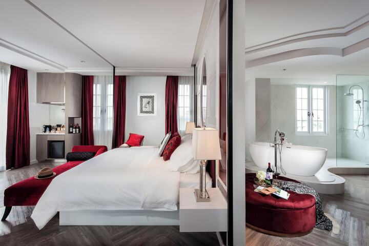 Room 10 of 70