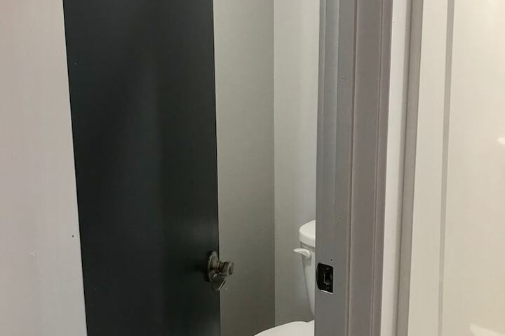 Room 6 of 13