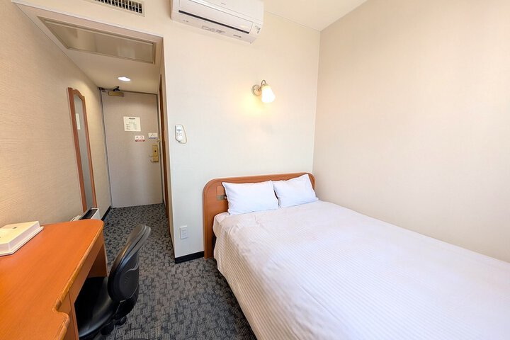 Room 16 of 52