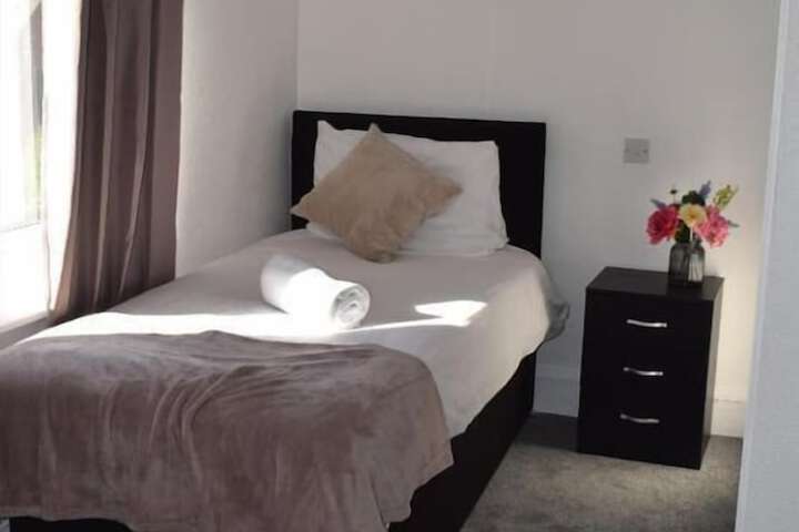 Room 16 of 34