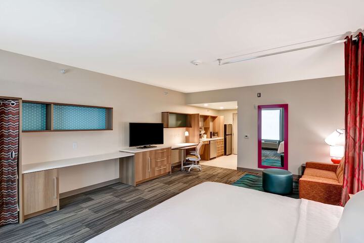1 King Accessible Tub Studio Suite (7 of 20)