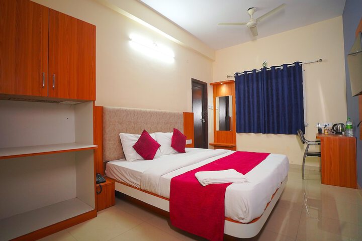 Hotel Inspira Residency- Near Bombay Hospital