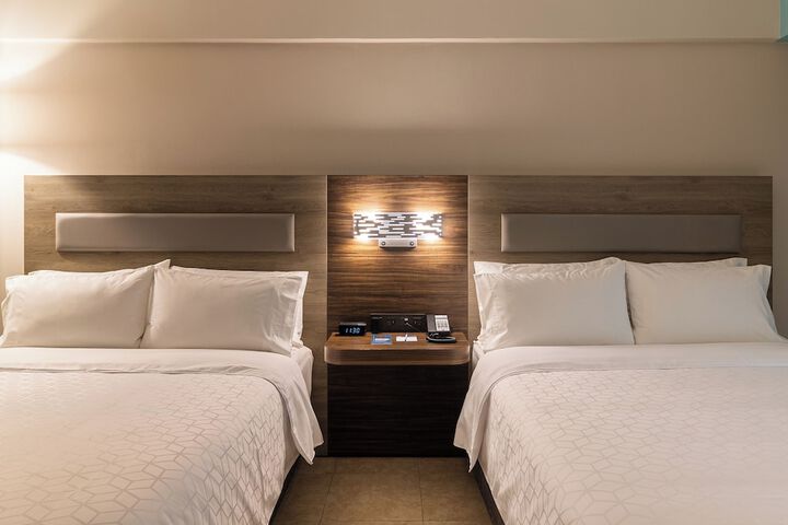 Room 8 of 43
