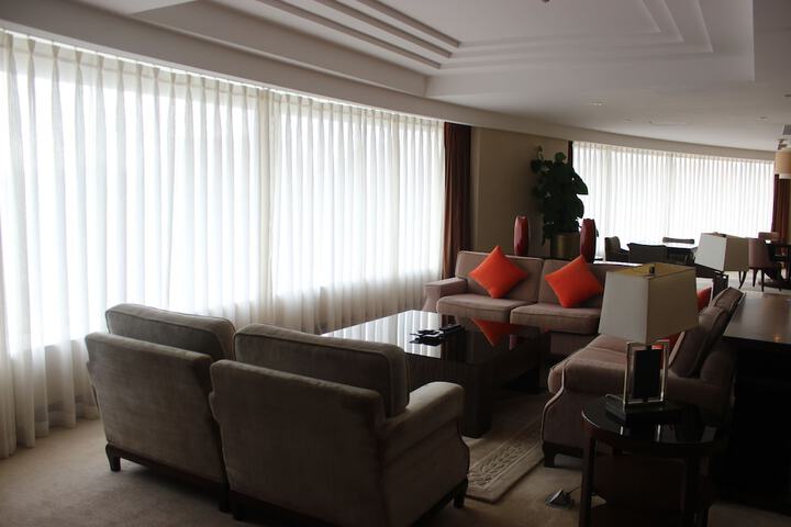 Room 25 of 66