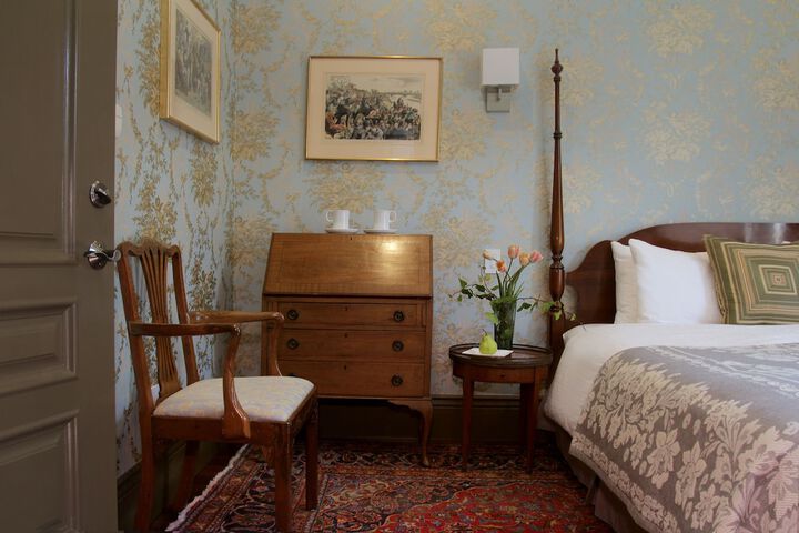 Room 25 of 39