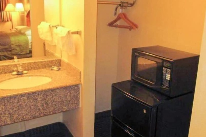 Room 21 of 39