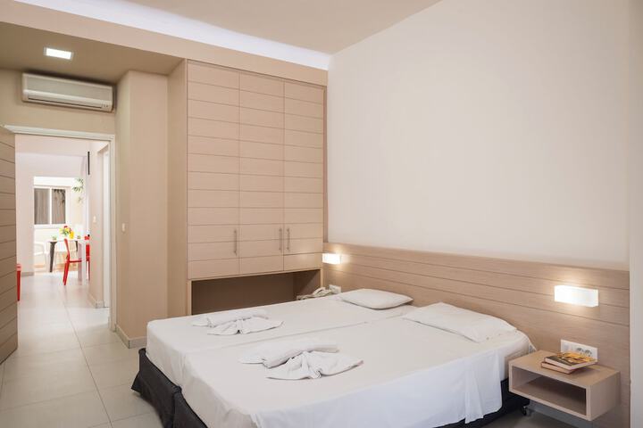 Room 20 of 80