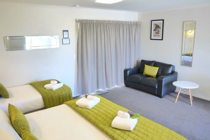 Room 14 of 188