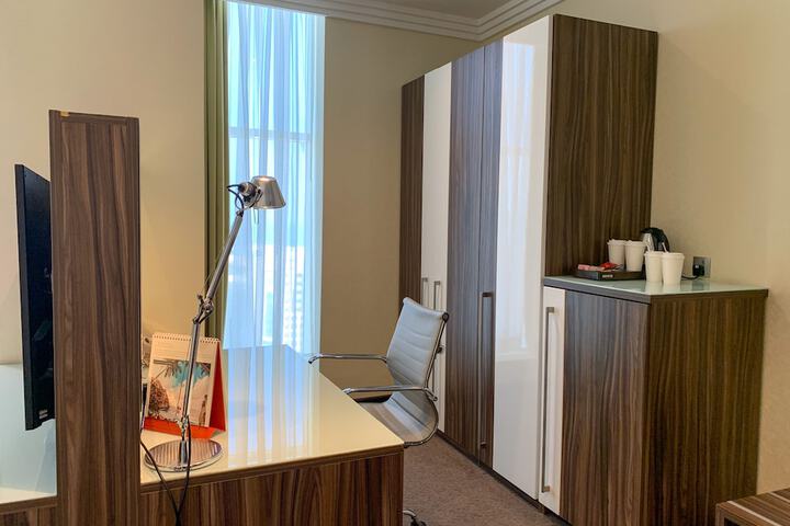 Room 10 of 114