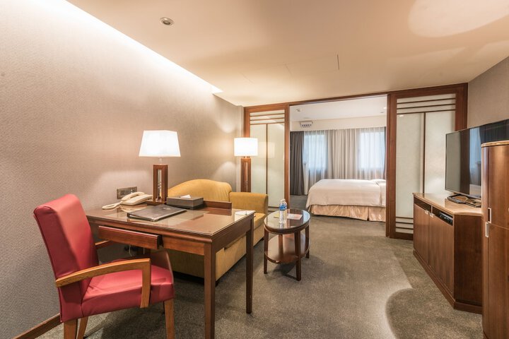 Room 42 of 81