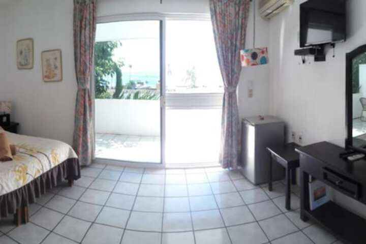 Room 10 of 43
