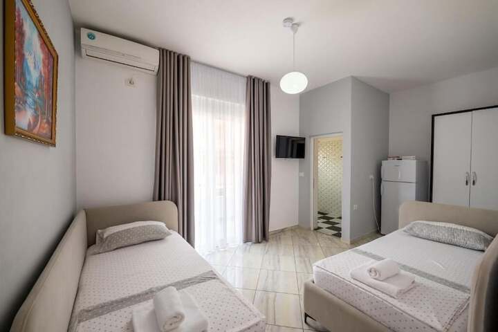 Room 32 of 89