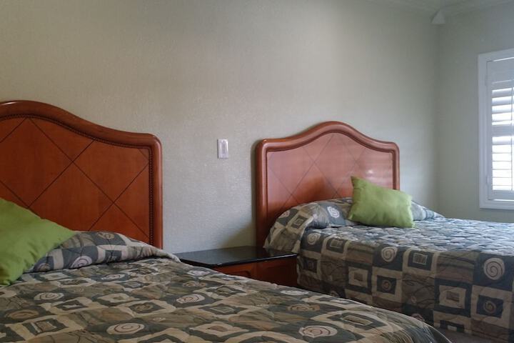 Room 6 of 13