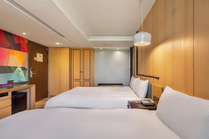 Room 60 of 103