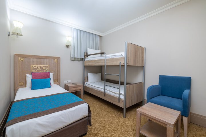 Room 6 of 60