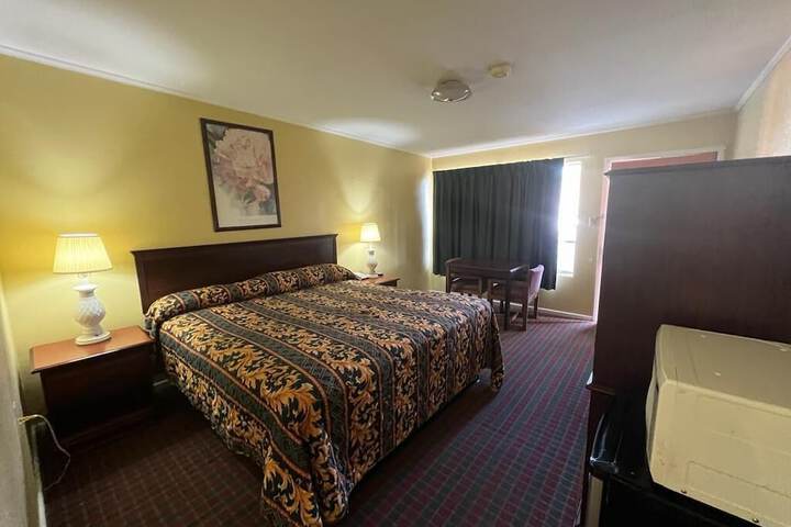 Standard Room, King or Two Doubles (15 of 17)