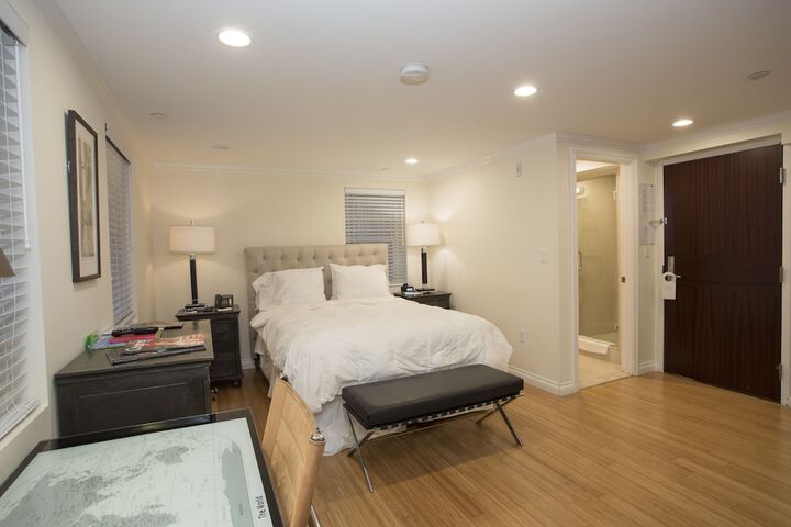 Room 5 of 31