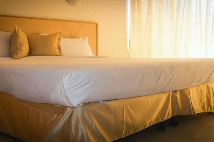 Room 4 of 14