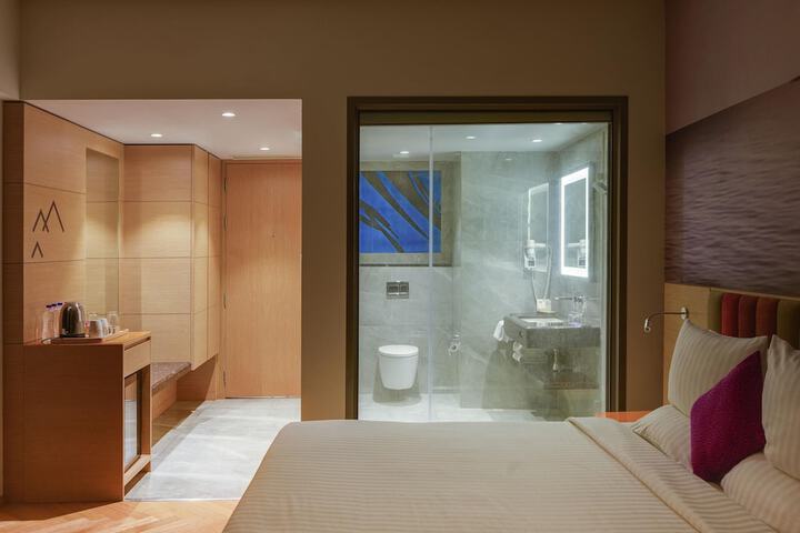 Room 20 of 104