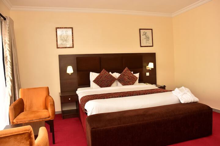 Room 12 of 17