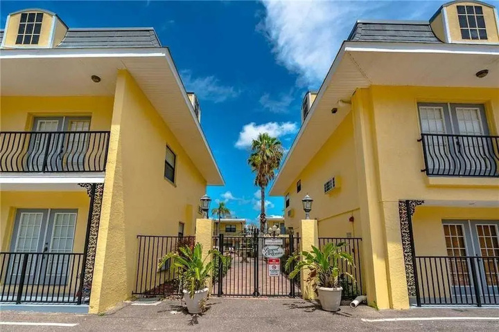 Image of Emerald Isle 103 Directly Beach Front / remodeled/huge Balcony!