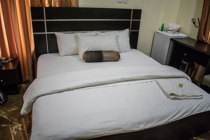 Room 21 of 32