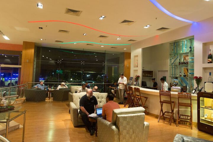 Lounge 22 of 28