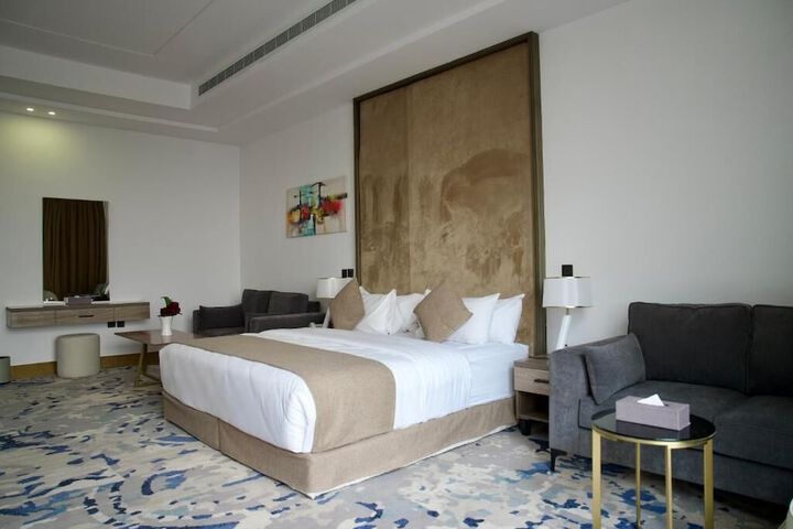 Room 45 of 100