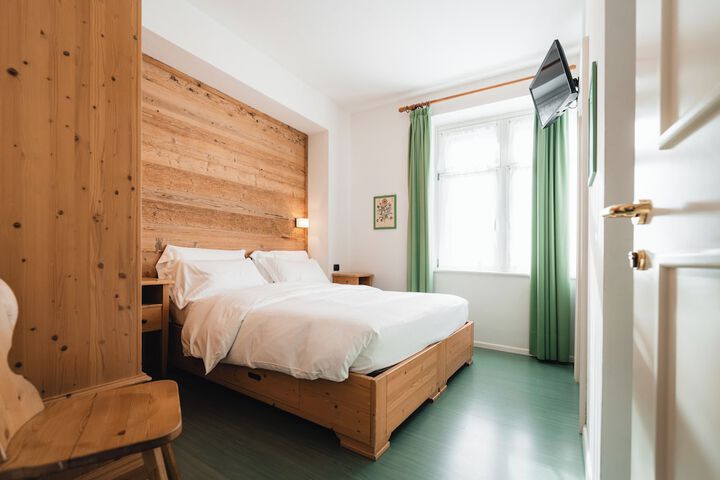 Room 33 of 125