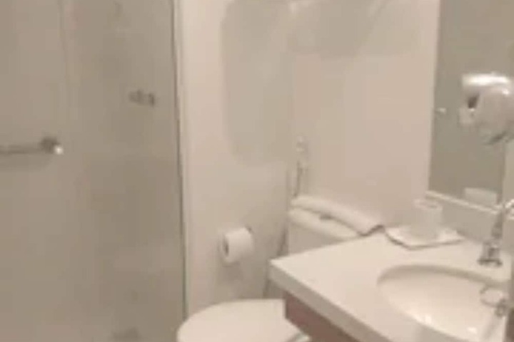 Room 18 of 38