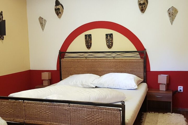Room 10 of 121