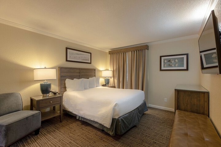 Room 4 of 33