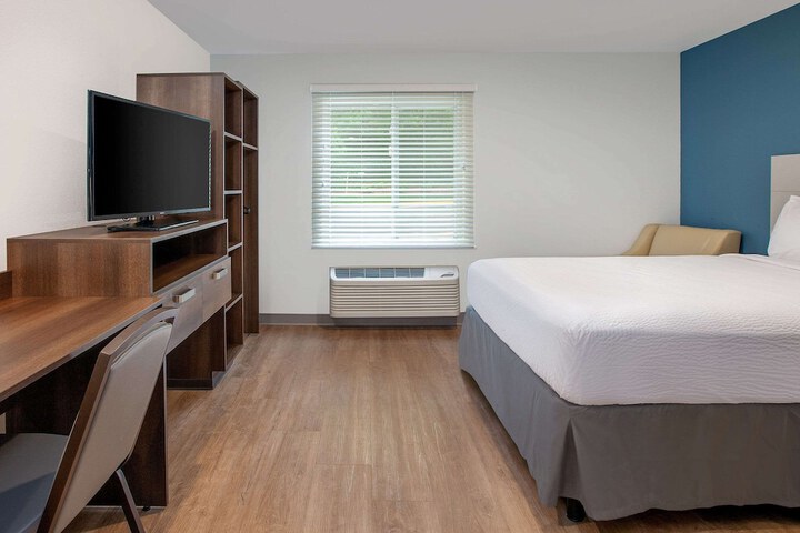 Studio Queen Bed Kitchen (15 of 15)