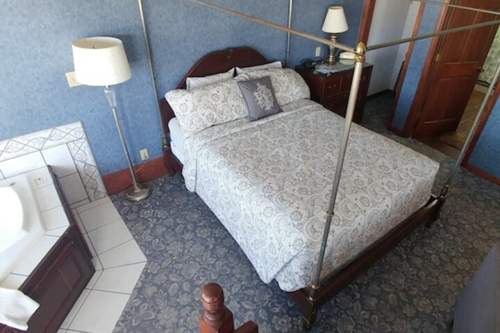 Room 52 of 128