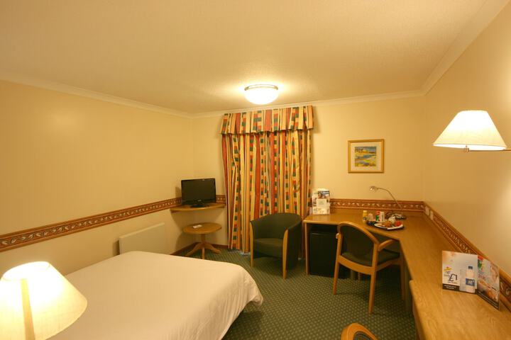 Room 5 of 19