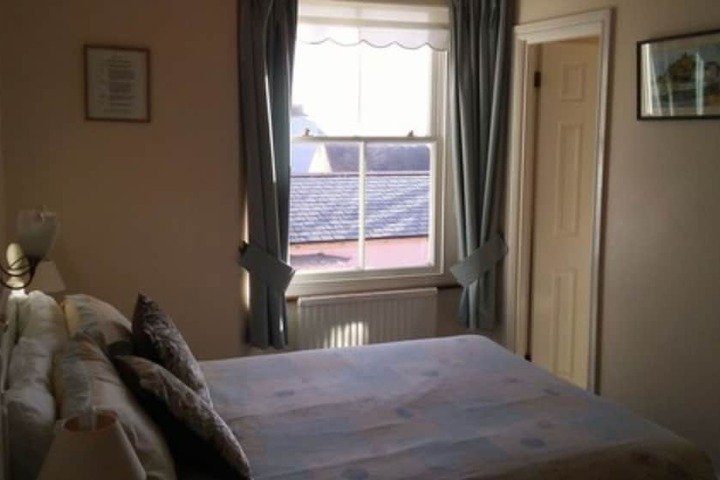 Room 6 of 14