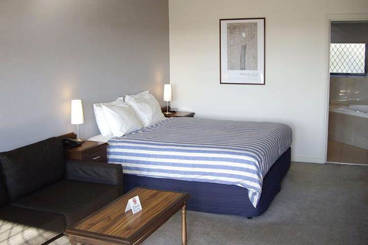 Room 11 of 30