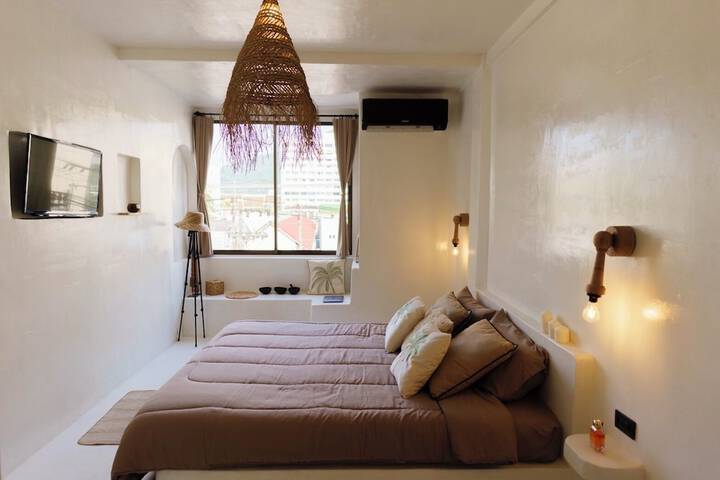 Room 5 of 27