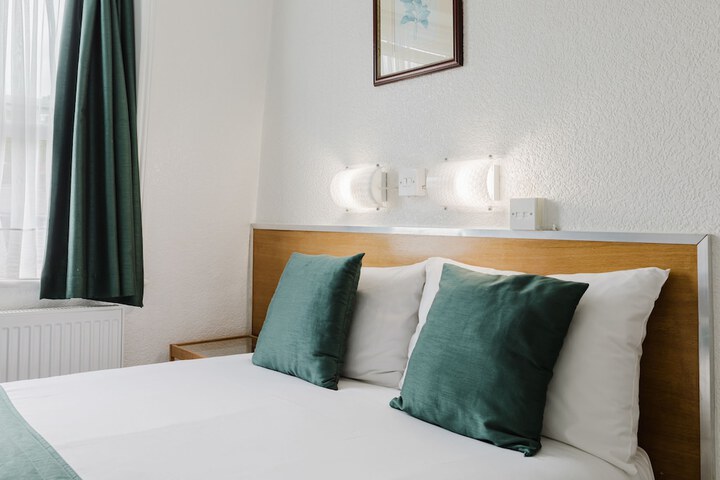 Room 25 of 107