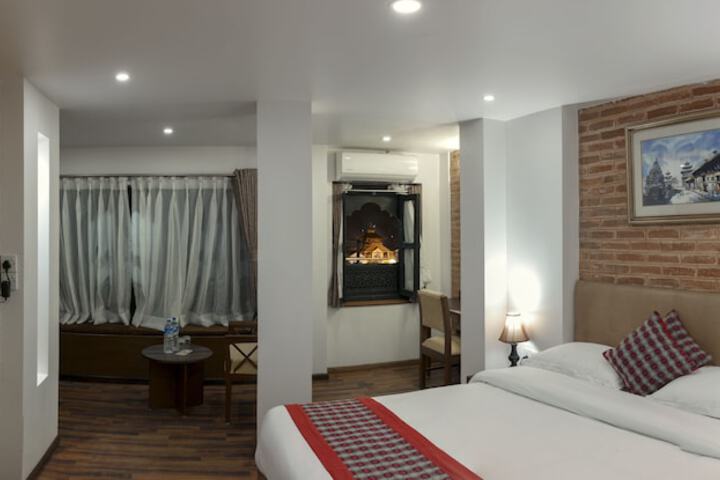 Room 9 of 29