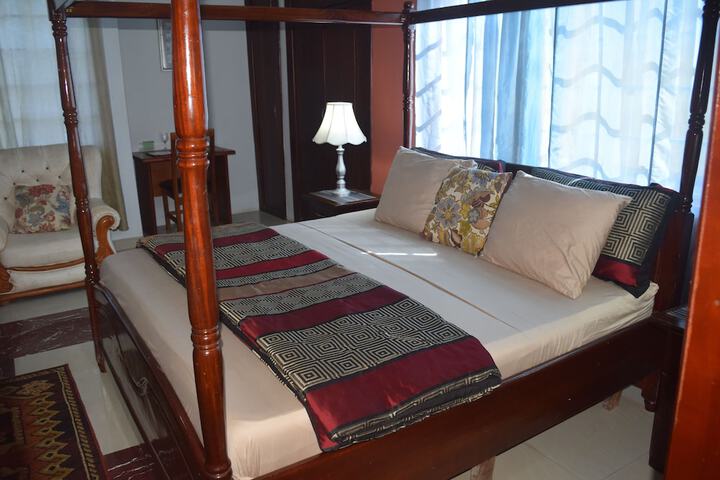 Room 3 of 114