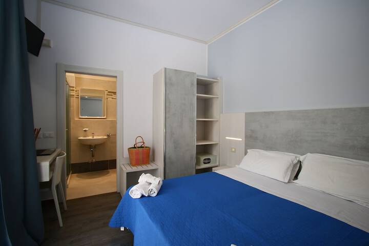 Room 9 of 161