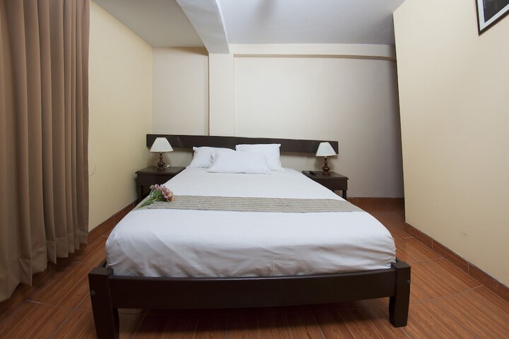 Room 9 of 35