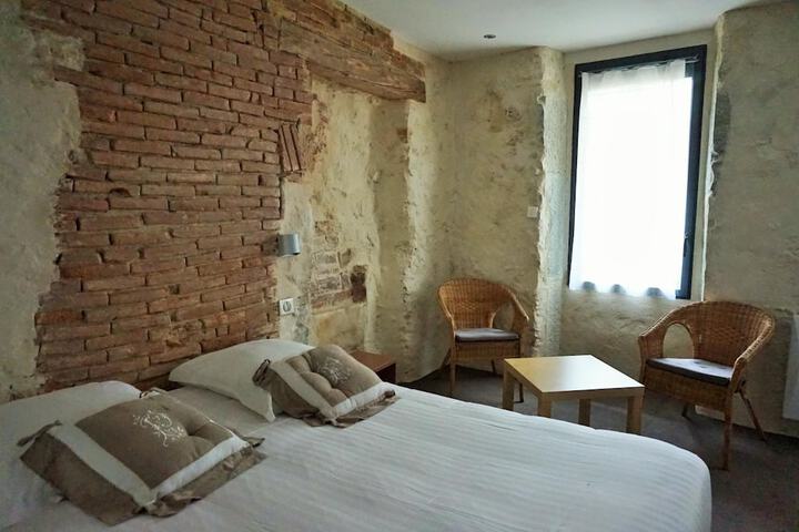 Room 7 of 56