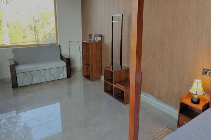 Room 27 of 45