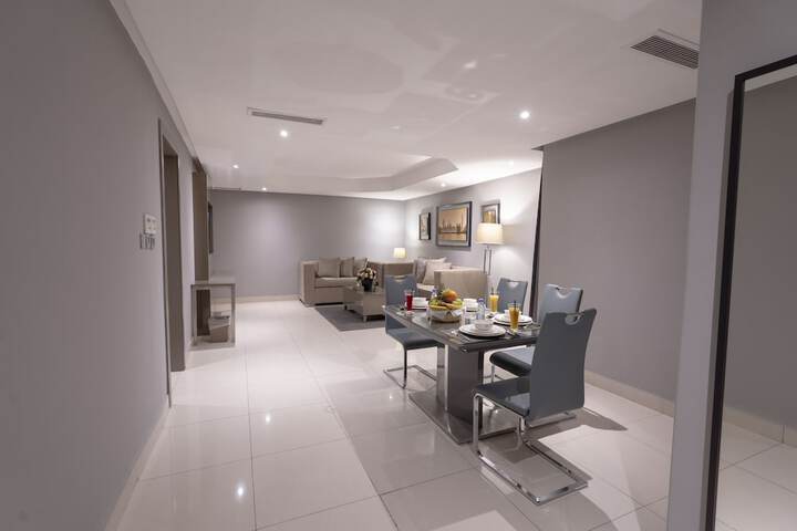 Room 16 of 40