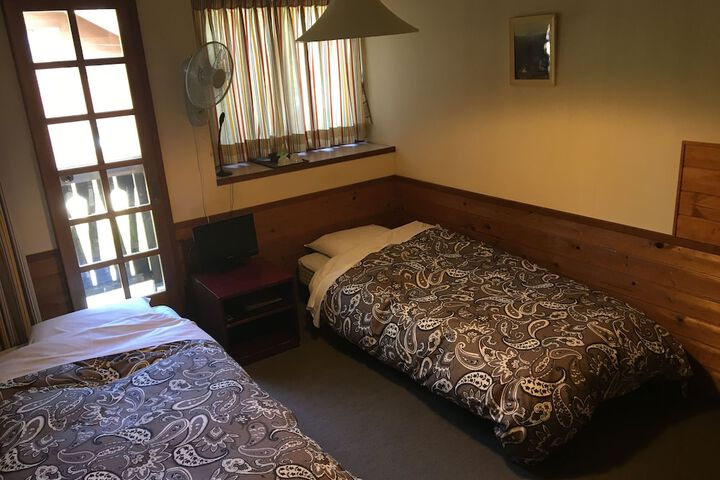 Room 8 of 31