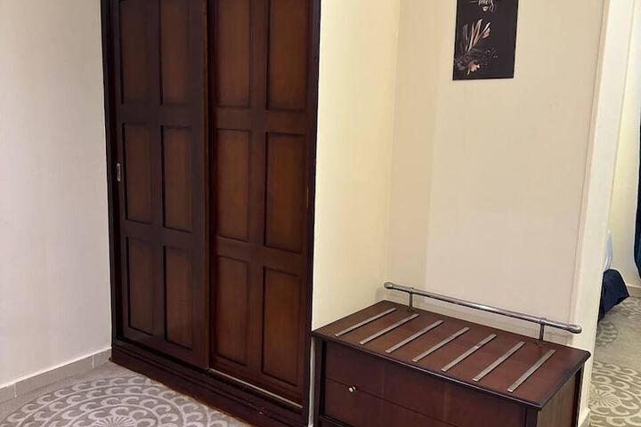 Room 42 of 90