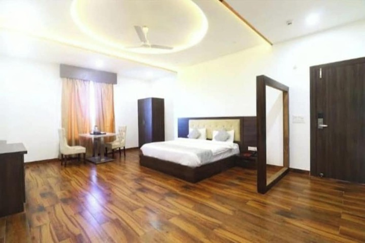 Room 15 of 21